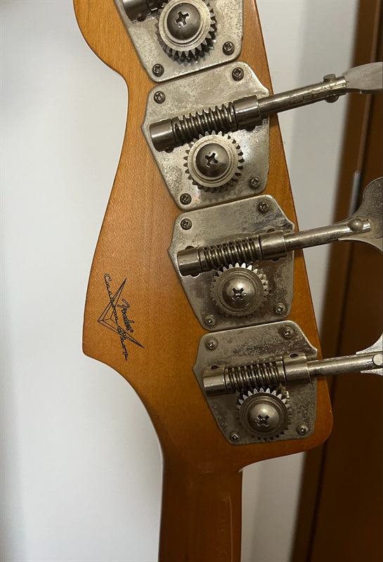 Fender Custom Shop 1964 Jazz Bass VWH/Rの画像